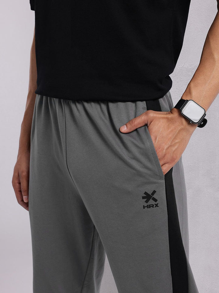 HRX oleh Hrithik Roshan Men Lifestyle Joggers dengan Panel Kontras
