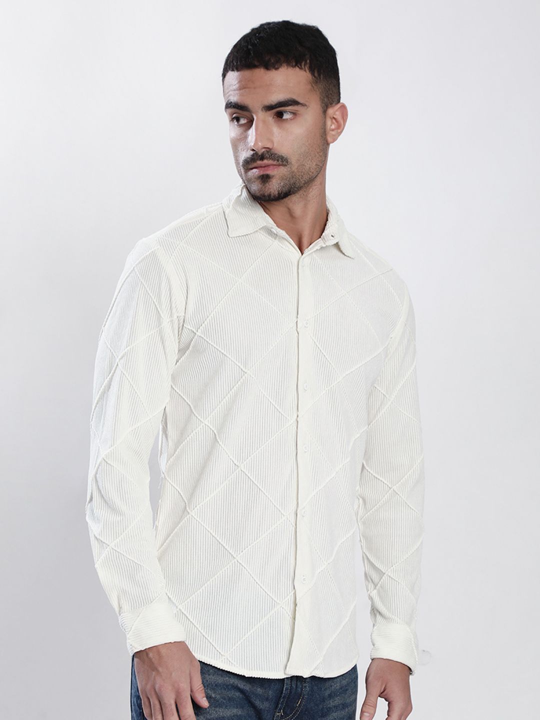 Bene Kleed Men Slim Fit Textured Spread Collar Casual Shirt
