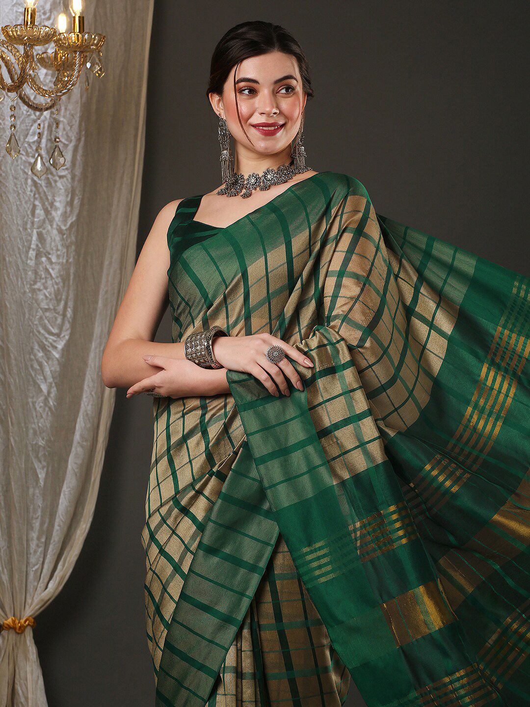 Saree mall Checks Silk Blend Saree
