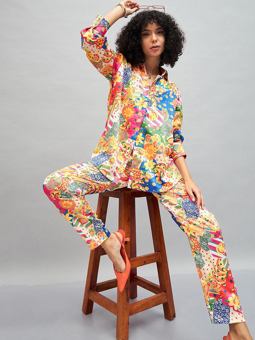 SASSAFRAS Yellow Women Floral Printed Straight Fit Trousers