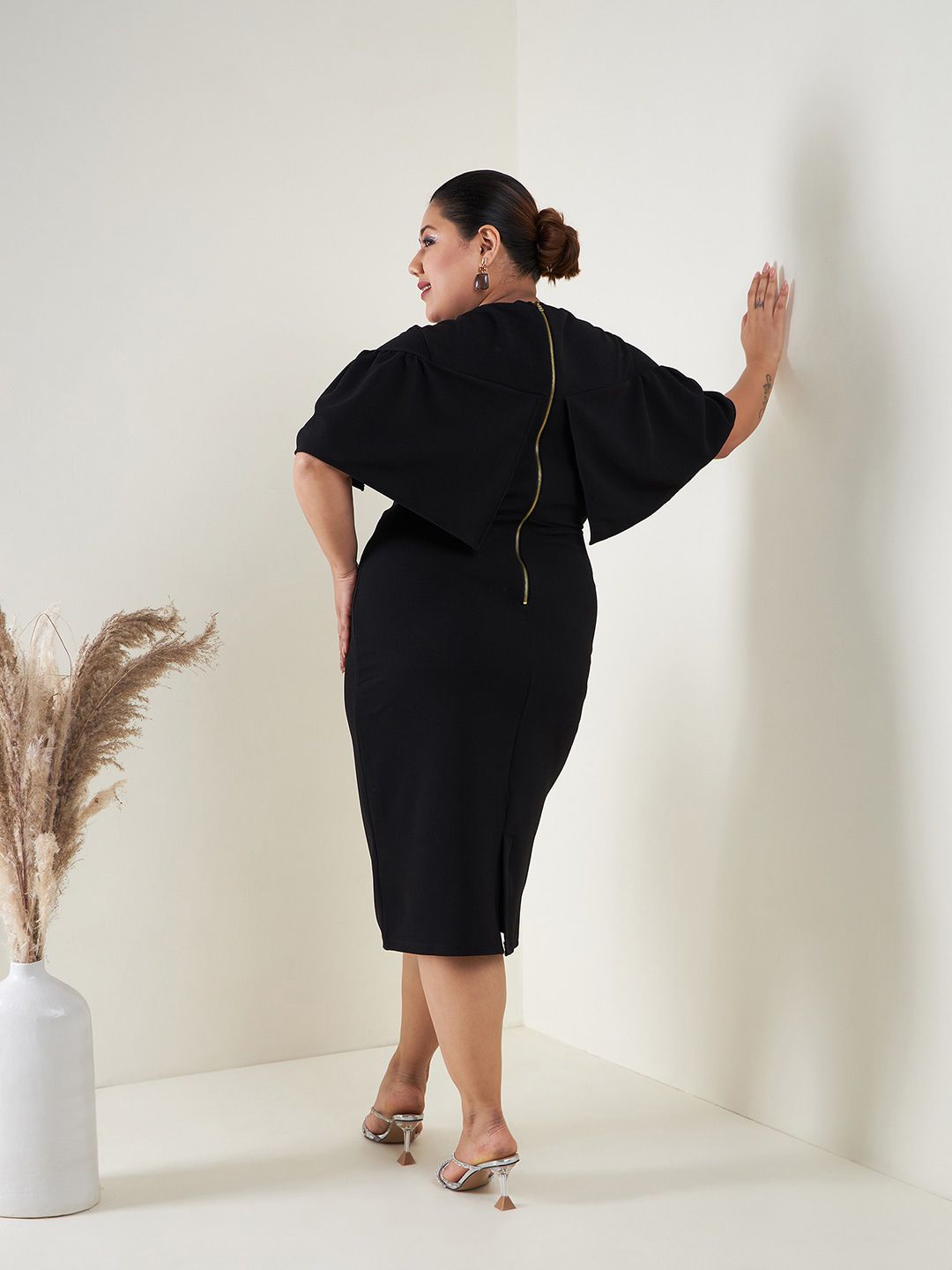 SASSAFRAS Curve Plus Size Sheath Dress