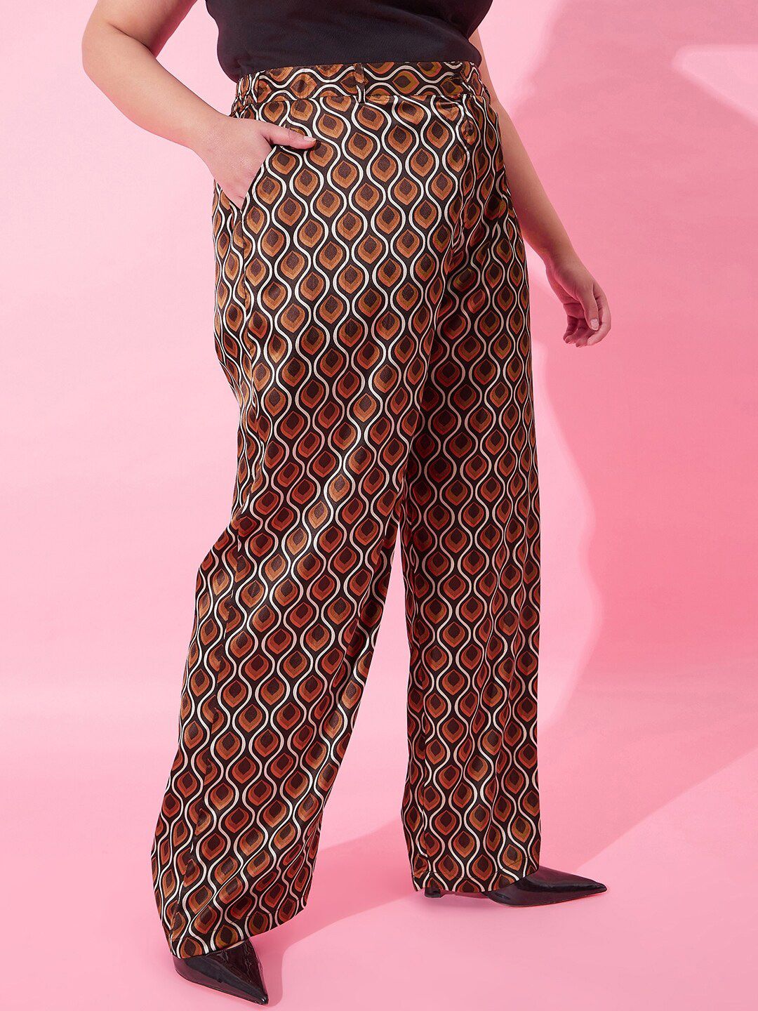 CURVY STREET Women Printed Loose Fit High-Rise Trousers