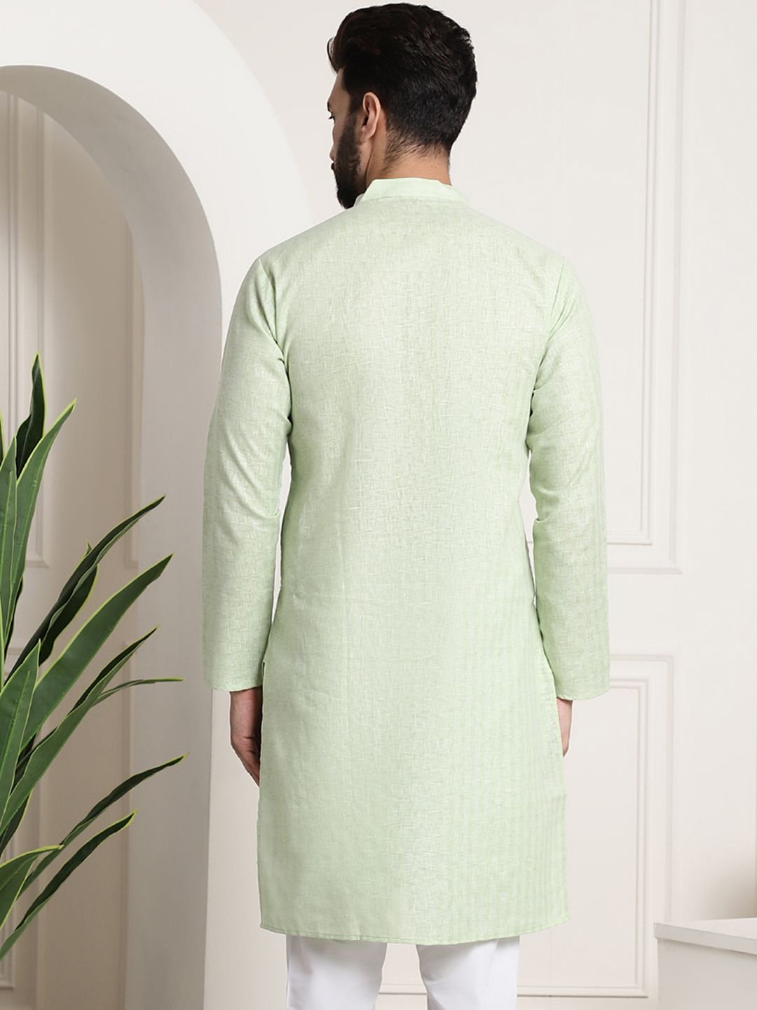 SOJANYA Men Green Thread Work Dobby Kurta