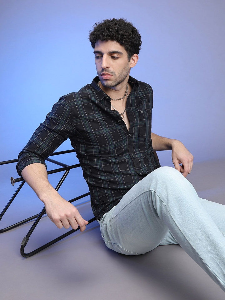 The Indian Garage Co Men Black & Blue Slim Fit Checked Casual Shirt