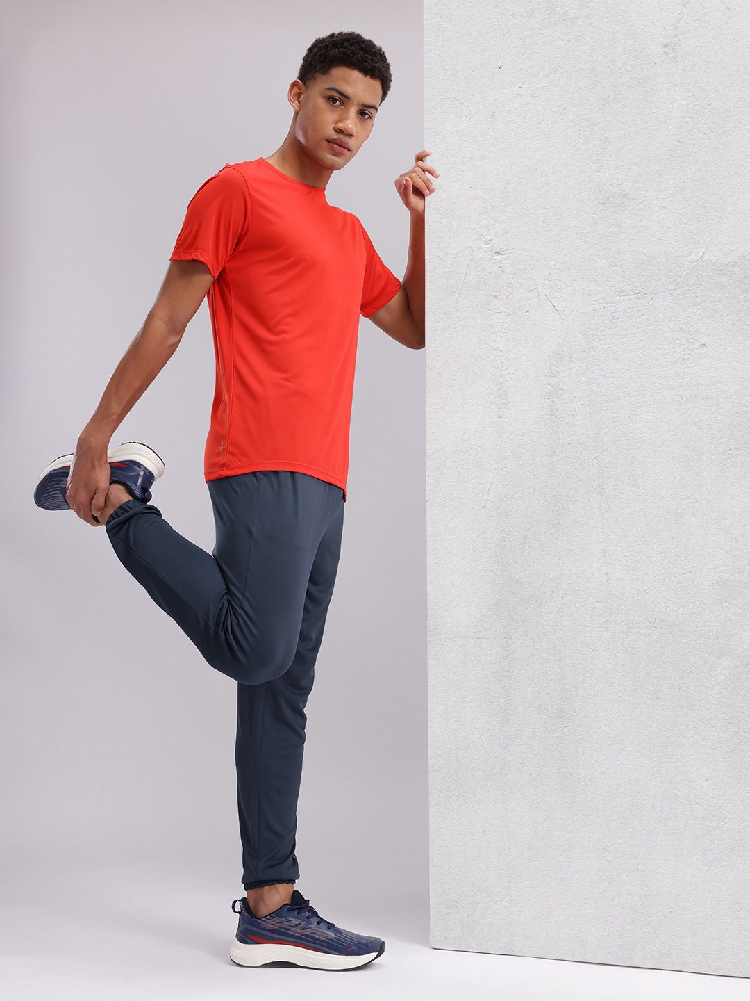 HRX by Hrithik Roshan Men Rapid-Dry Training Joggers With Reflective Detail