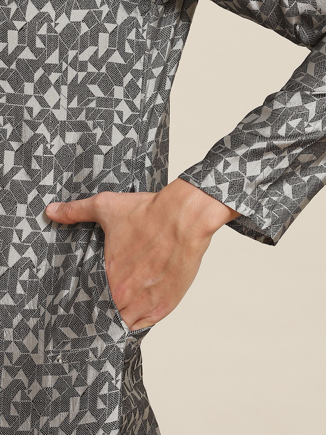 SOJANYA Men Grey Geometric Woven Design Straight Kurta