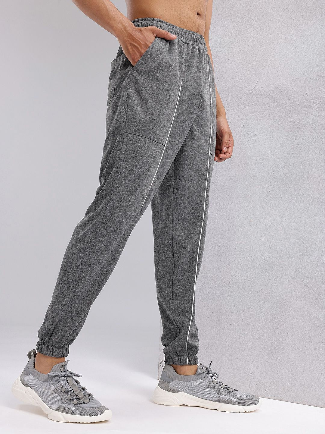 HRX by Hrithik Roshan Men Typography Print Mid-Rise Rapid-Dry Running Joggers
