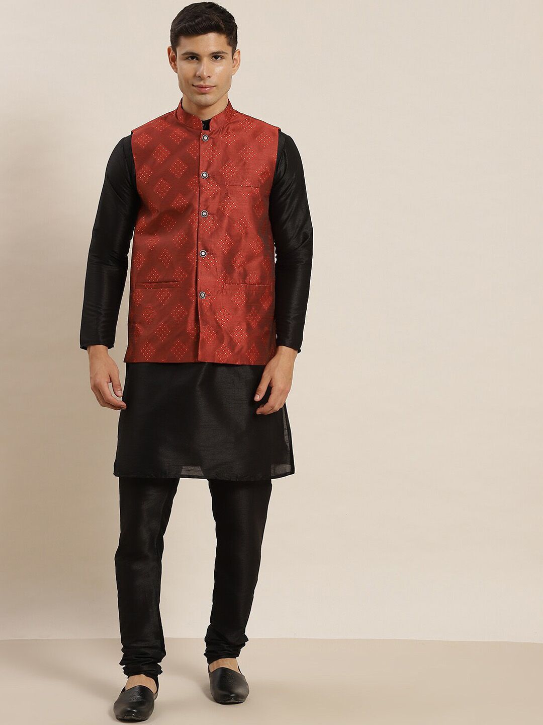 SOJANYA Kurta Biasa Kolar Mandaron Dengan Jaket Churidar & Nehru