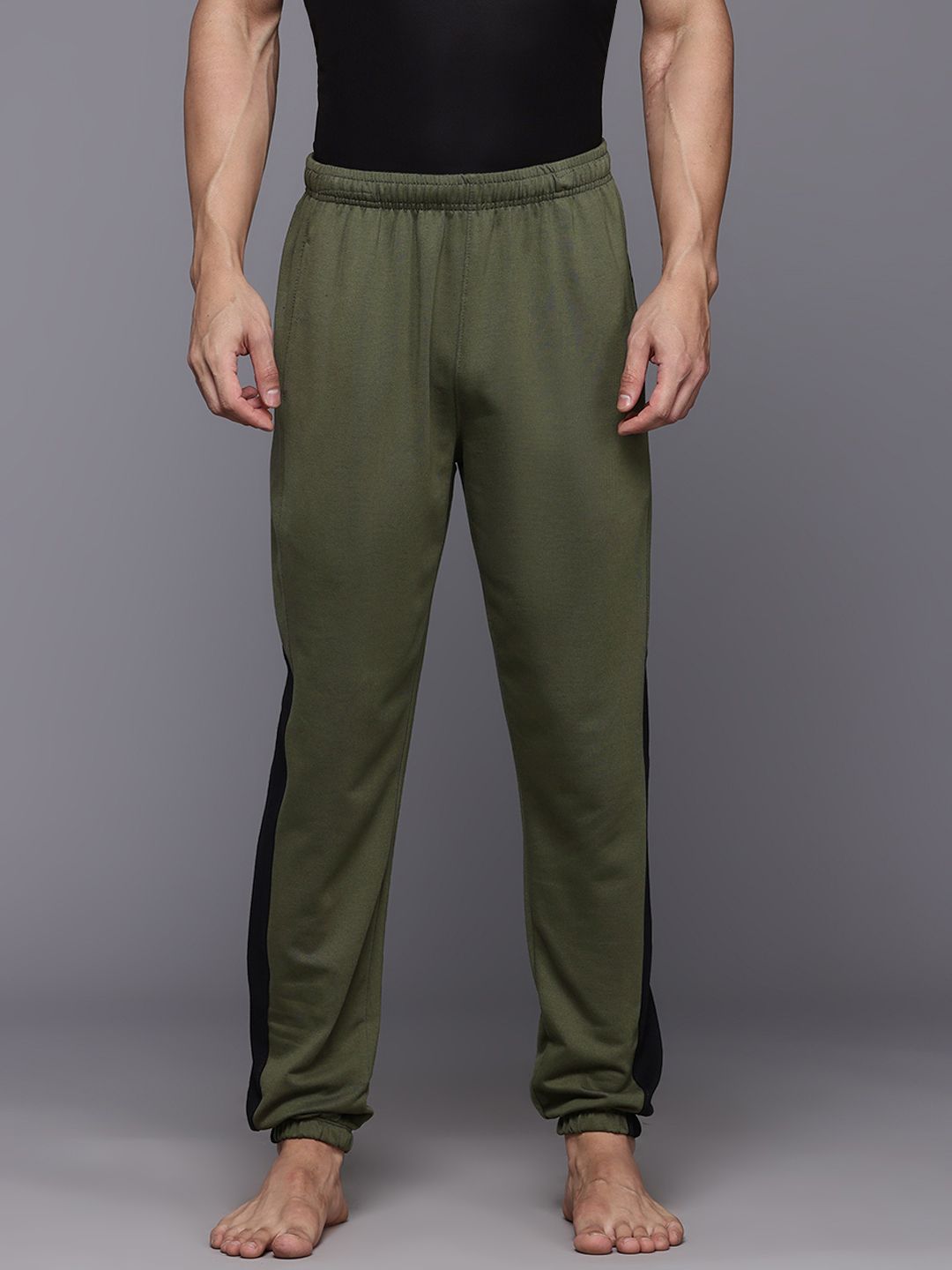 HRX by Hrithik Roshan Men Mid-Rise Regular Fit Yoga Joggers