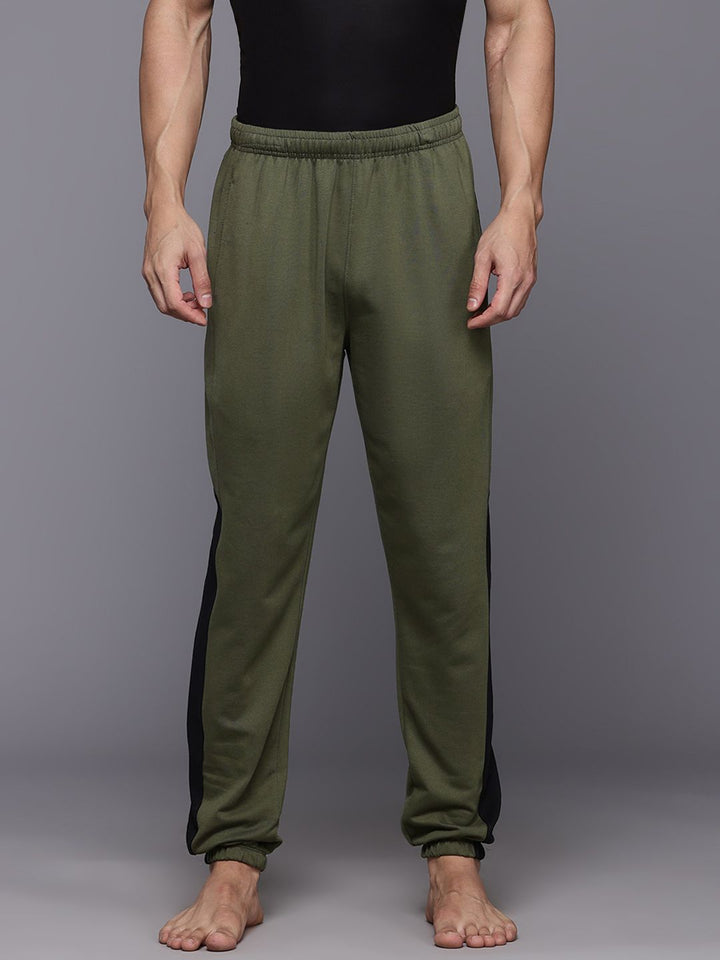 HRX by Hrithik Roshan Men Mid-Rise Regular Fit Yoga Joggers