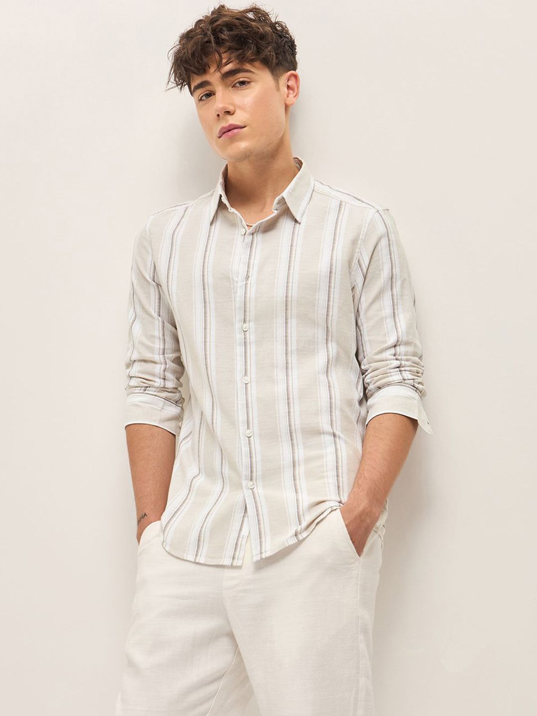 THE BEAR HOUSE Men Spread Collar Vertical Striped Cotton Slim Fit Casual Shirt