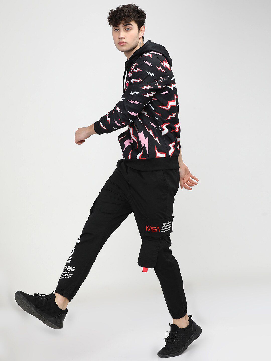 HIGHLANDER Men Black & Red Printed Hooded Sweatshirt