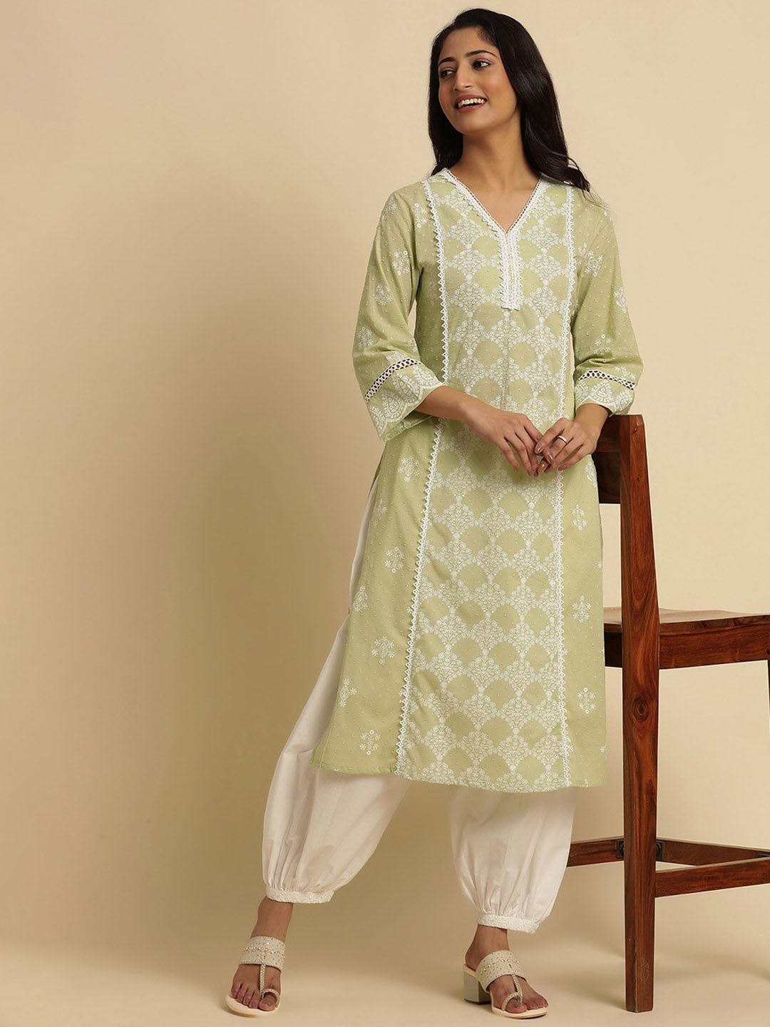 W Green Ethnic Motifs Embroidered Pure Cotton Straight Kurta