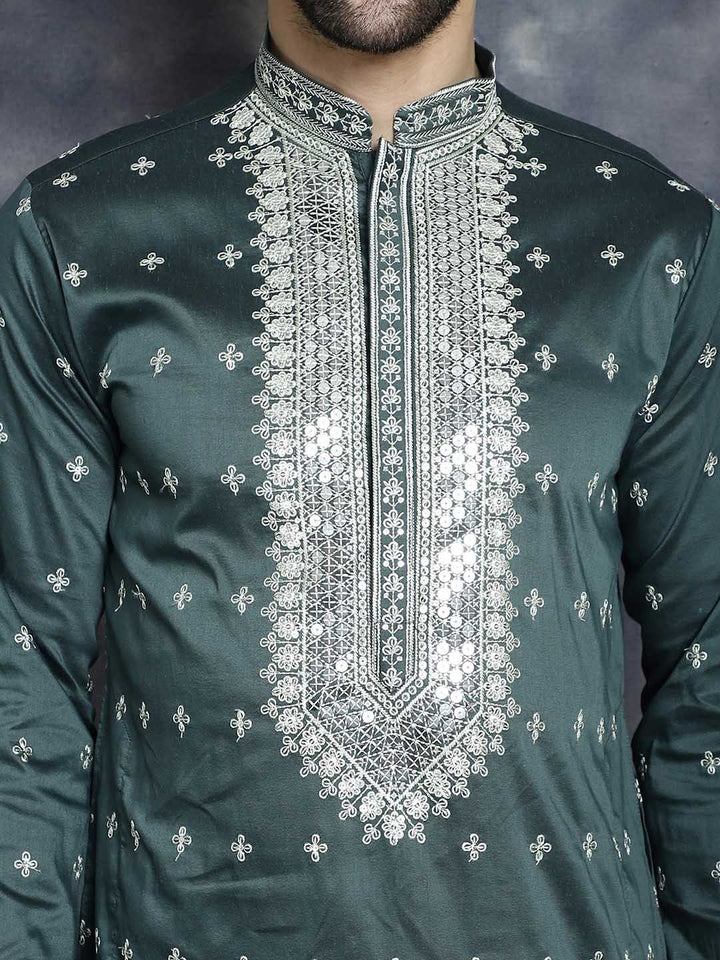 Jompers Ethnic Motifs Embroidered Mandarin Collar Sequinned Straight Kurta With Pyjama