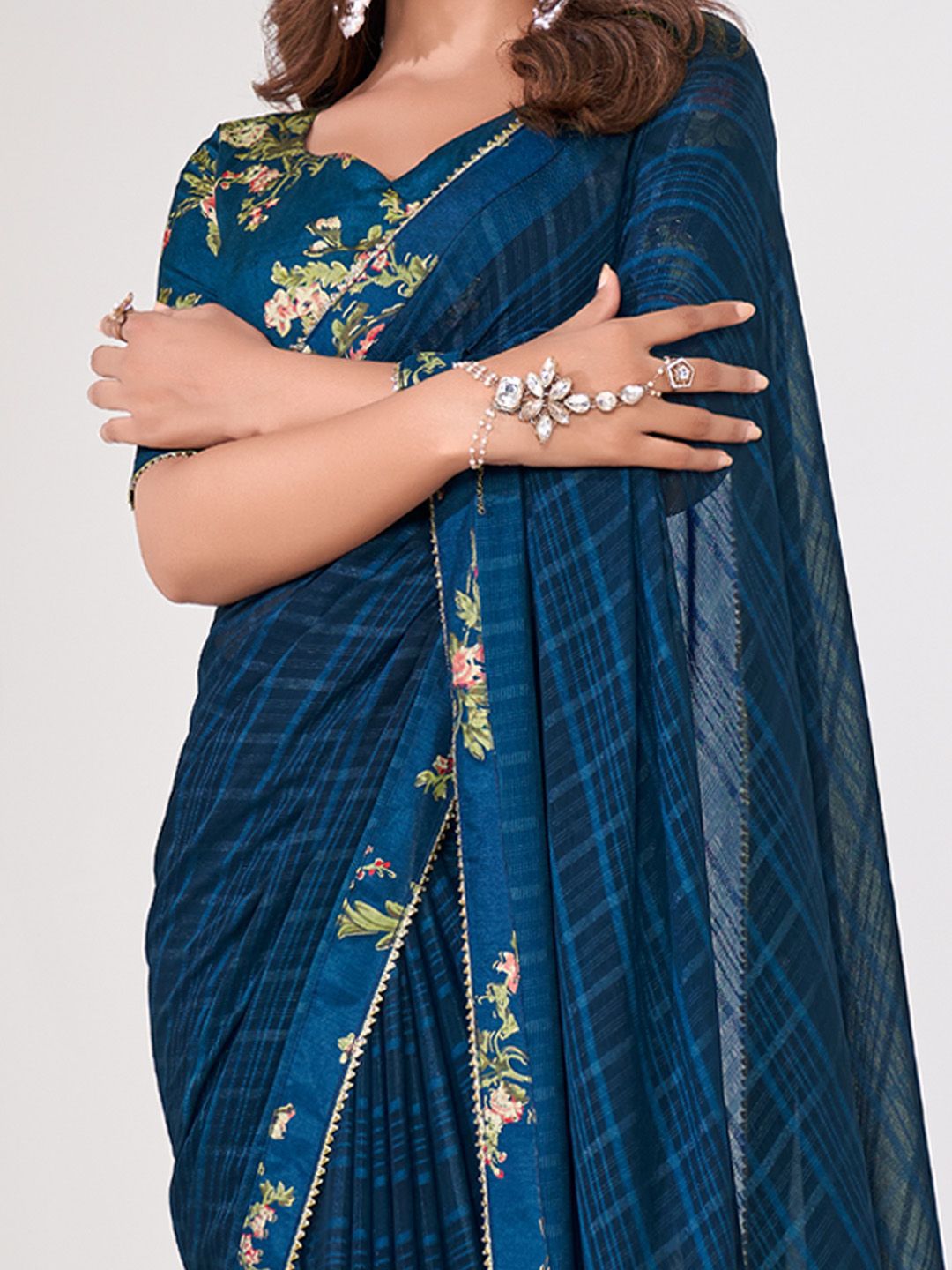 Saree mall Checked Gotta Patti Poly Georgette Sarees