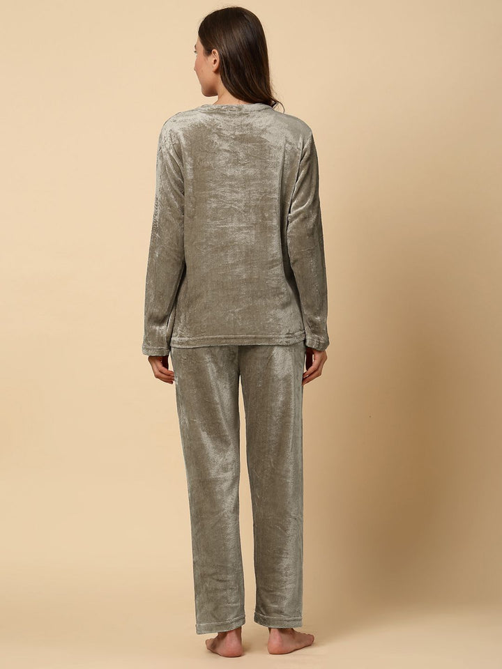 KLOTTHE Women Solid Woolen Night Suit