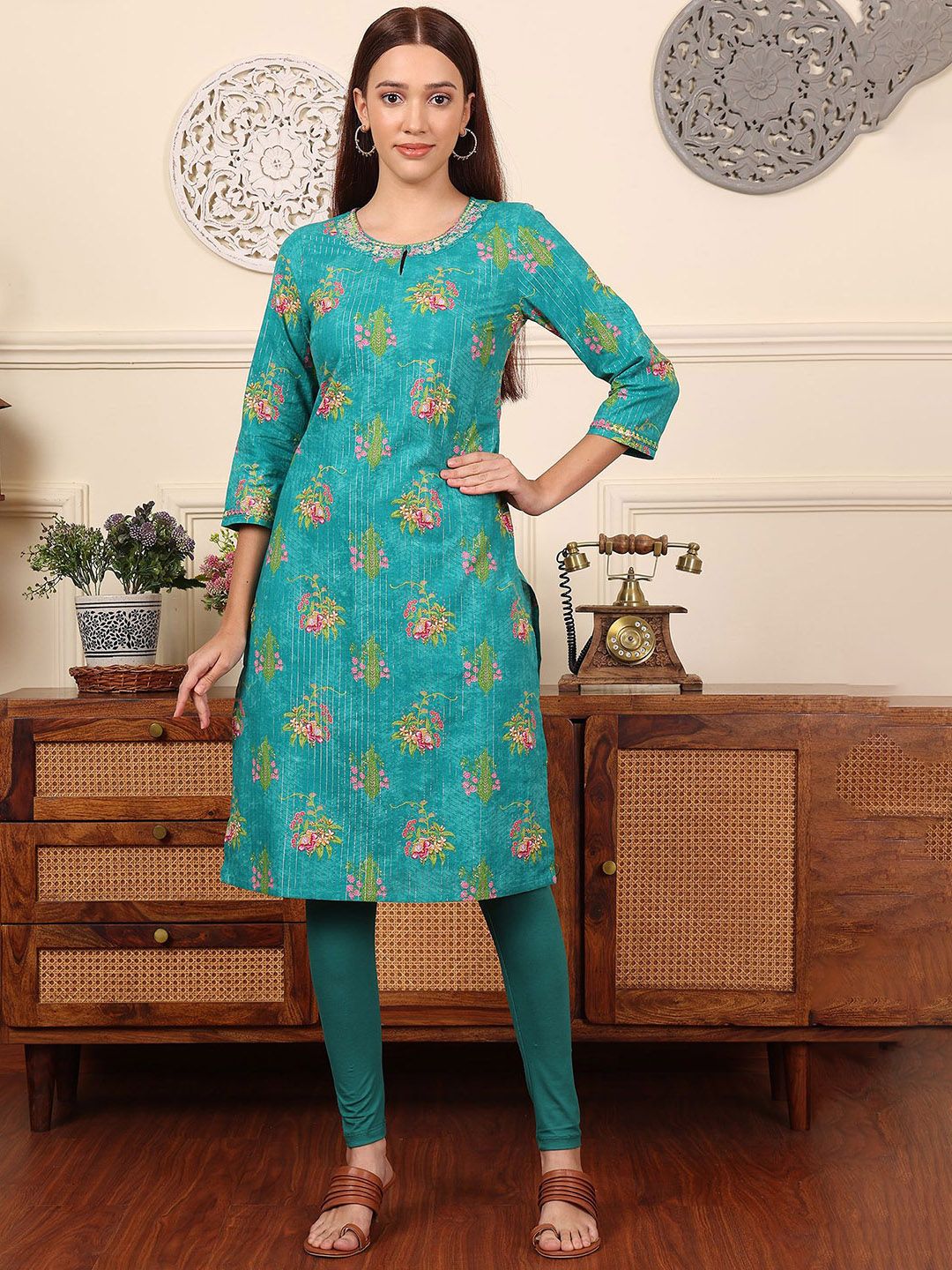 W Women Ethnic Motifs Printed Thread Work Kurta