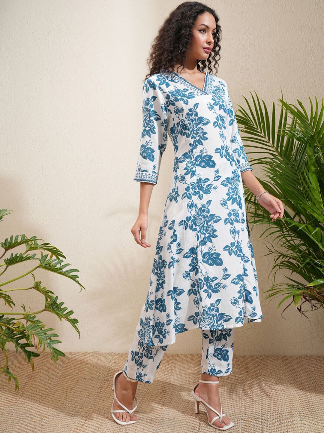 Vishudh Floral Printed Panelled Mirror Work Kurta With Trousers