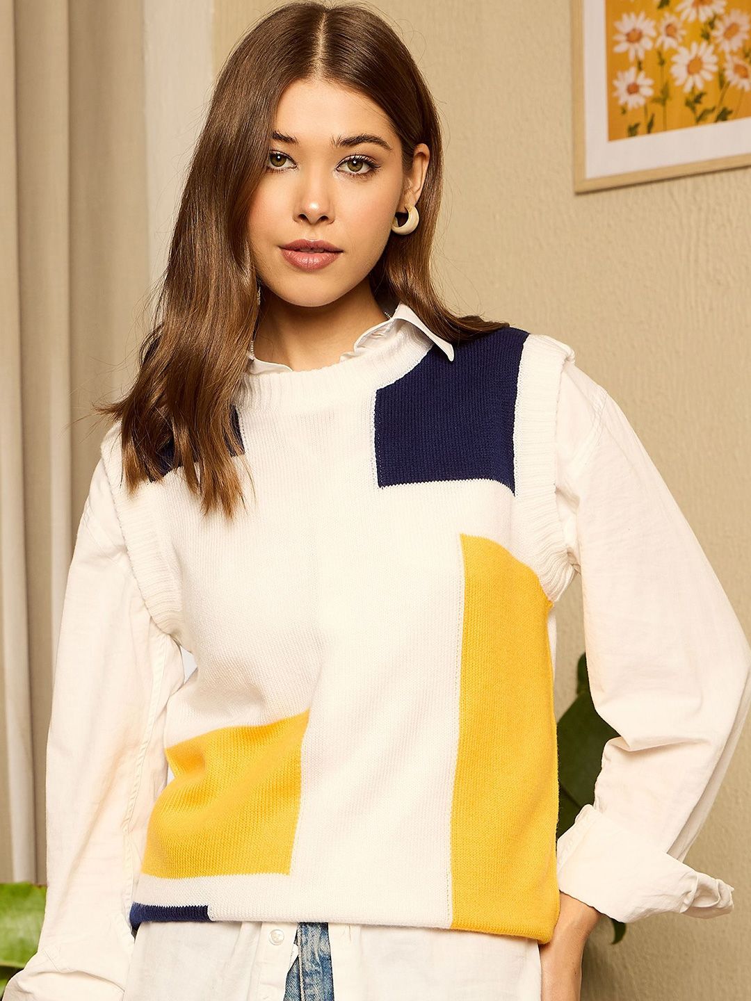 Berrylush Women Colourblocked Sleeveless Sweater Vest