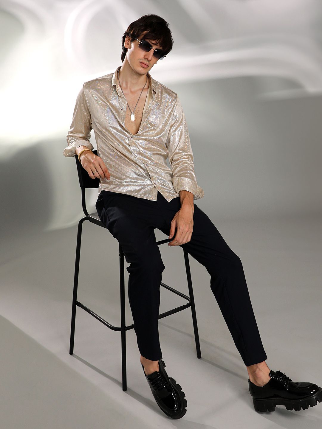 Campus Sutra Men Comfort Spread Collar Solid Casual Shirt