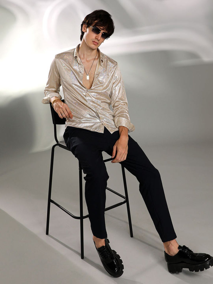 Campus Sutra Men Comfort Spread Collar Solid Casual Shirt