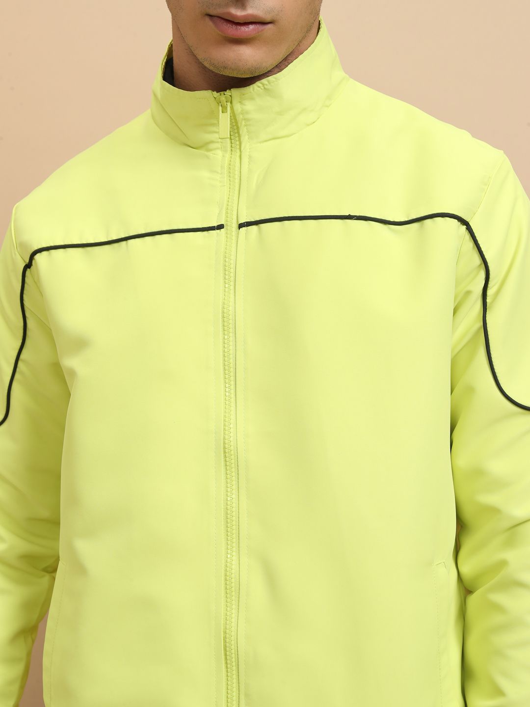 HIGHLANDER Men Colourblocked Crop Outdoor Bomber Jacket