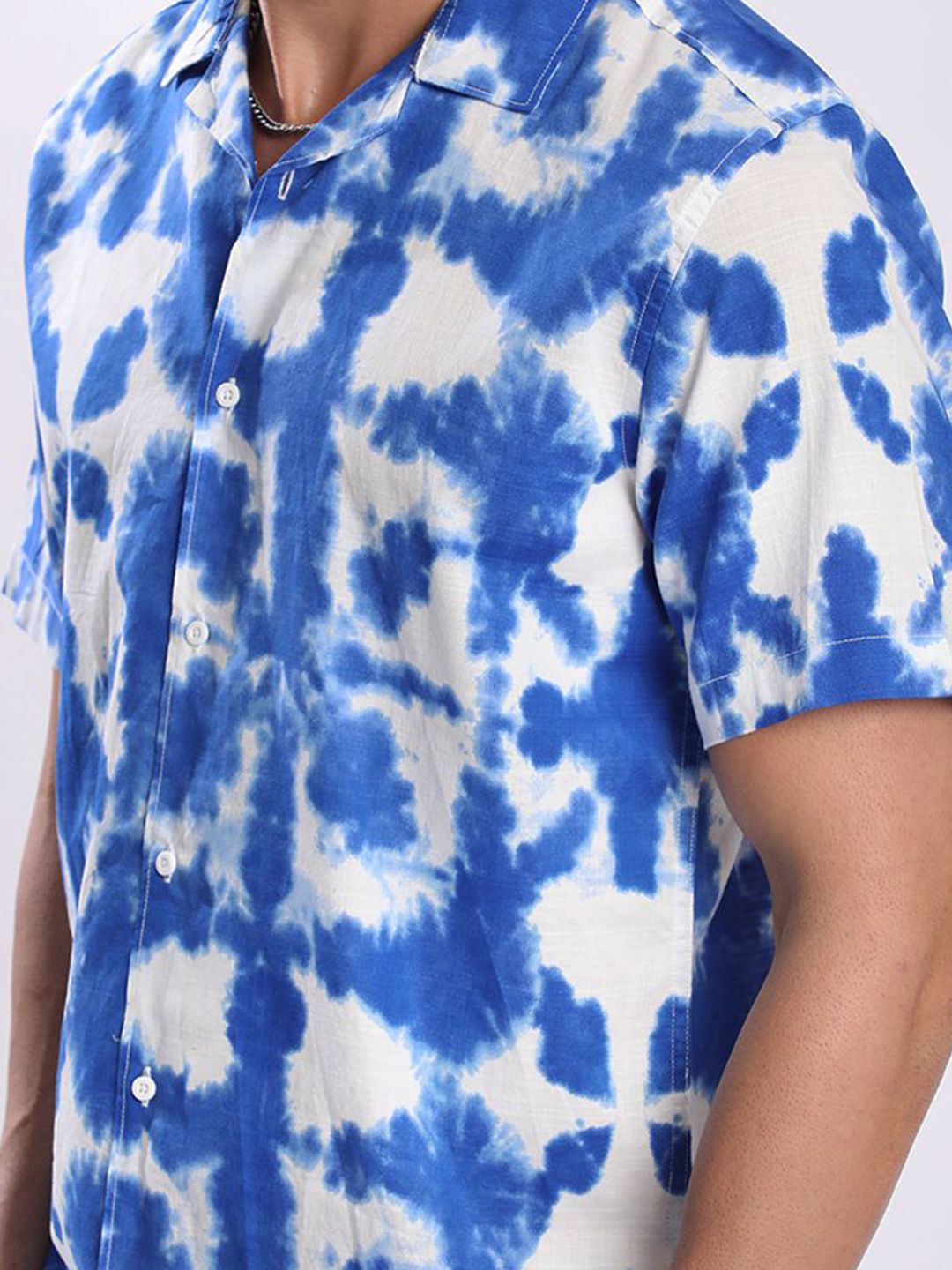 Bene Kleed Men Abstract Printed Cuban Collar Casual Shirt