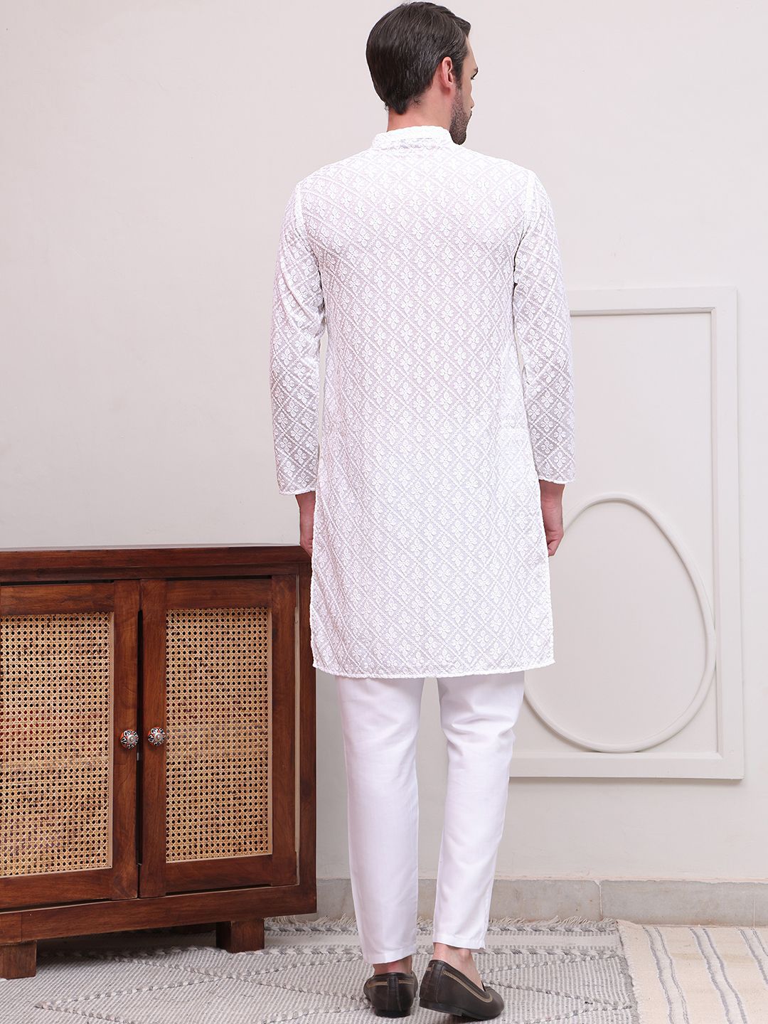 Jompers Floral Embroidered Chikankari Pure Cotton Straight Kurta with Pyjamas