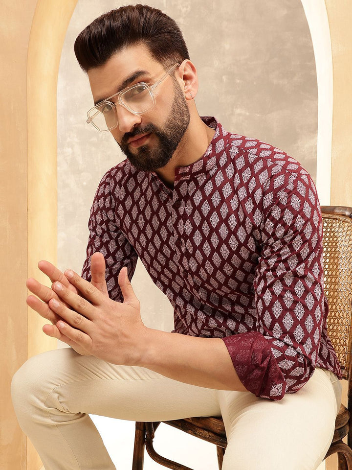 Anouk Maroon Etnik Motif Bercetak Kolar Jalur Kurta Pendek Lurus