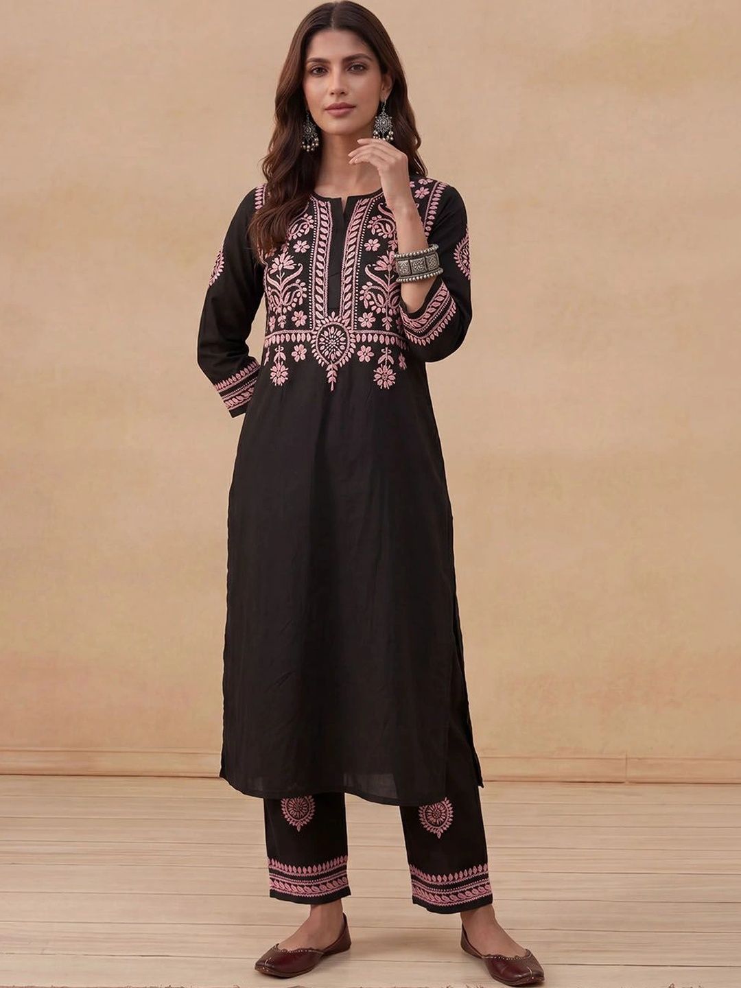 Rumah Chikankari Kurta Chikankari Biasa Wanita dengan Seluar