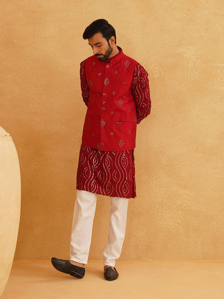 SOJANYA Kurta Kapas Tulen Berlabuci Bersulam dengan Jaket Churidar & Nehru Berhias
