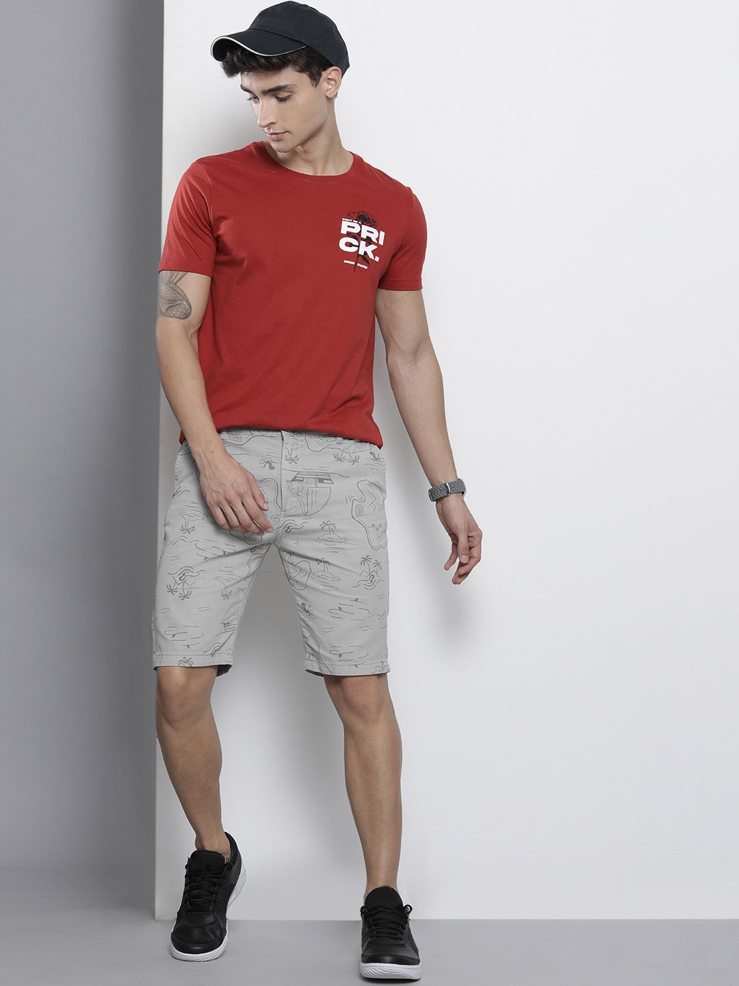 The Indian Garage Co Men Grey Printed Slim Fit Cotton Chino Shorts