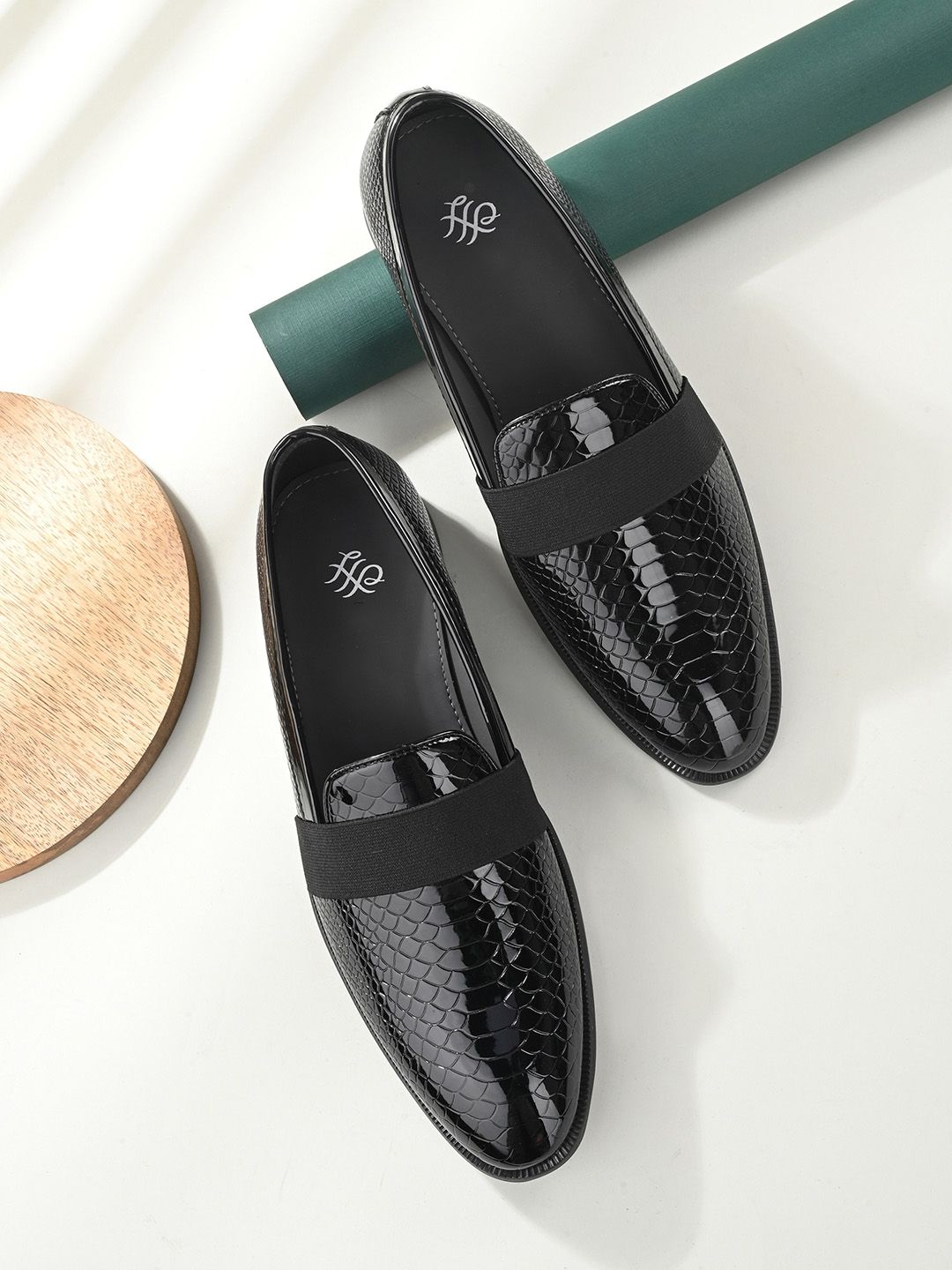 House of Pataudi Men Textured Formal Loafers