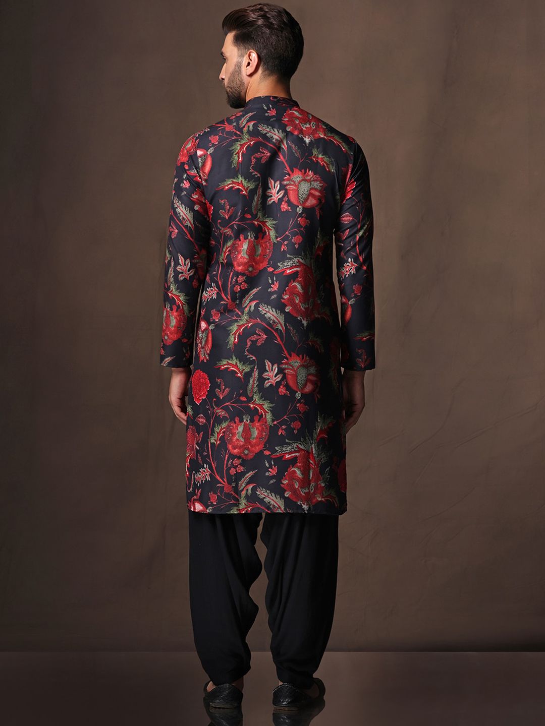 KISAH Men Black Floral Printed Mandarin Collar Regular Kurta With Patiala Set