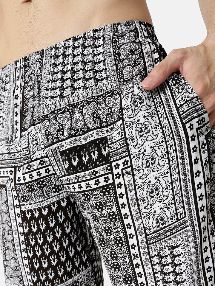 Campus Sutra Men Black & White Graphic Printed Co-Ords