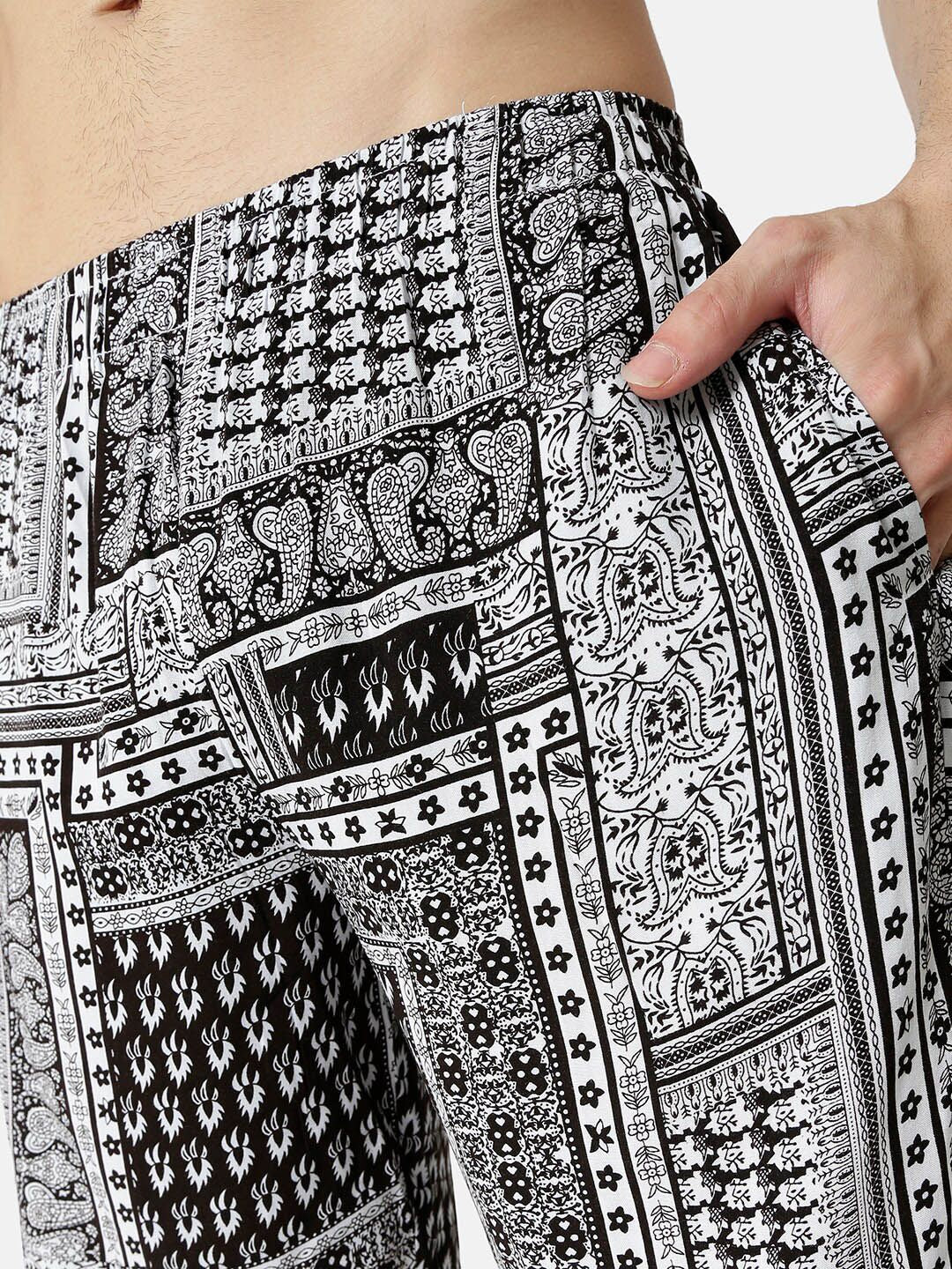 Campus Sutra Men Black & White Graphic Printed Co-Ords