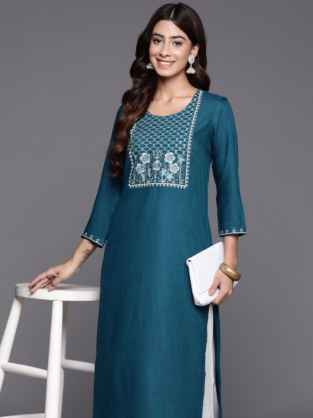 Varanga Wanita Reka Bentuk Reka Bentuk Floral Sequinned Kurta