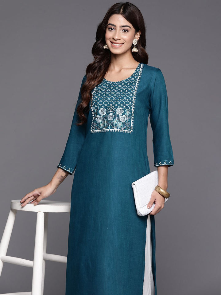 Varanga Women Floral Yoke Design Sequinned Kurta