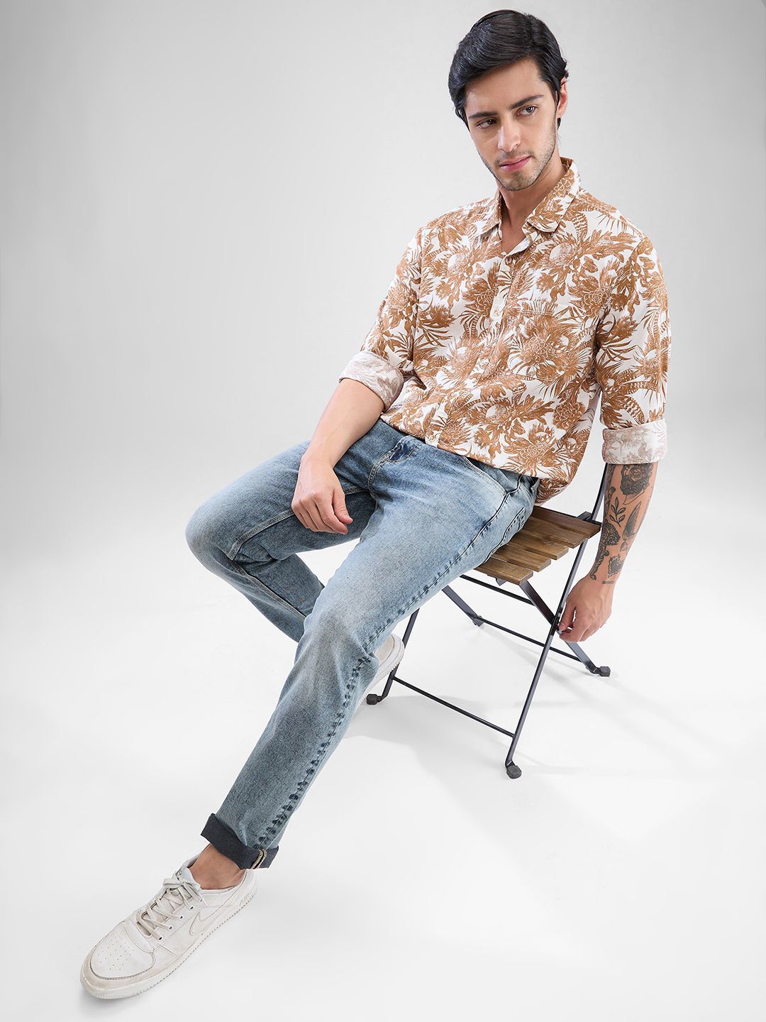 SPYKAR Men Slim Fit Floral Printed Opaque Spread Collar Casual Shirt
