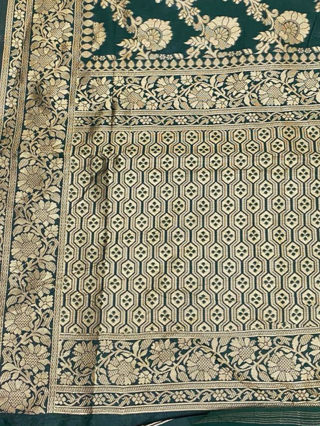 KALINI Green & Gold-Toned Woven Design Silk Blend Banarasi Saree
