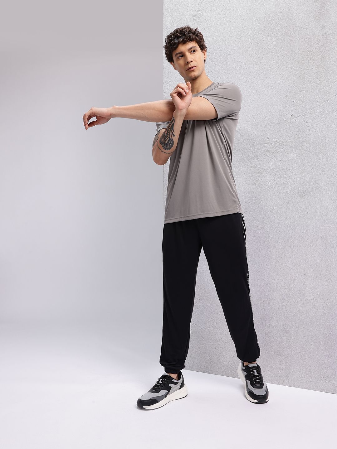 HRX by Hrithik Roshan Men Side Stripe Training Joggers