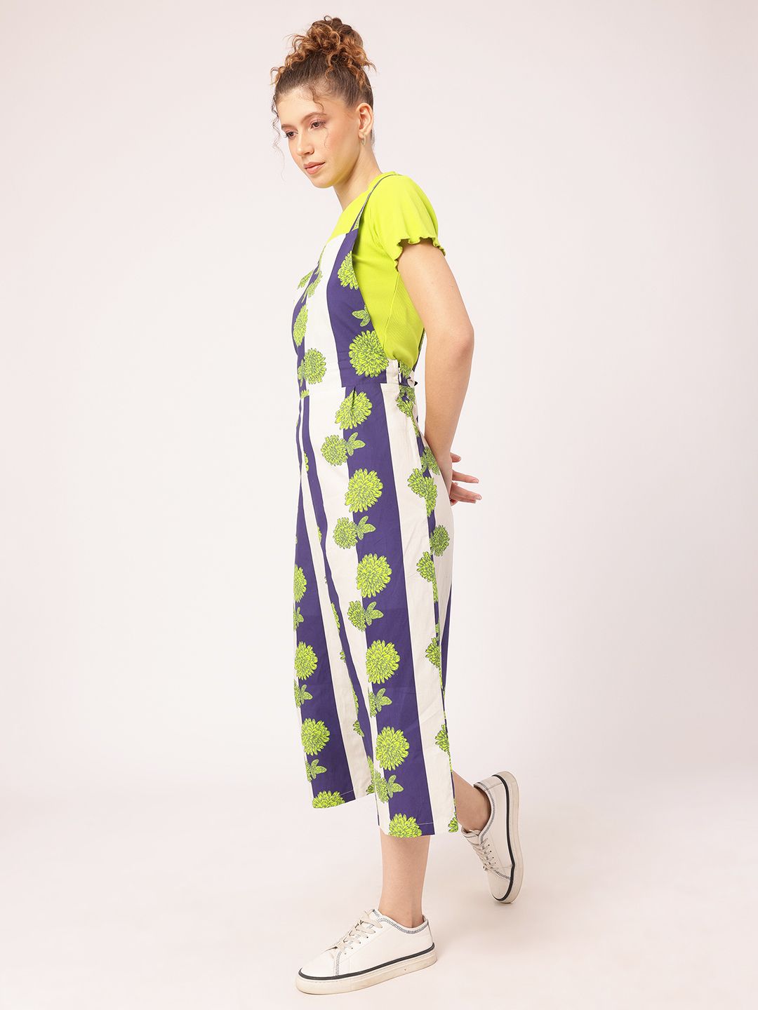 DressBerry Playful Yet Chic Stripe & Flower Printed Shoulder Straps Capri Jumpsuit