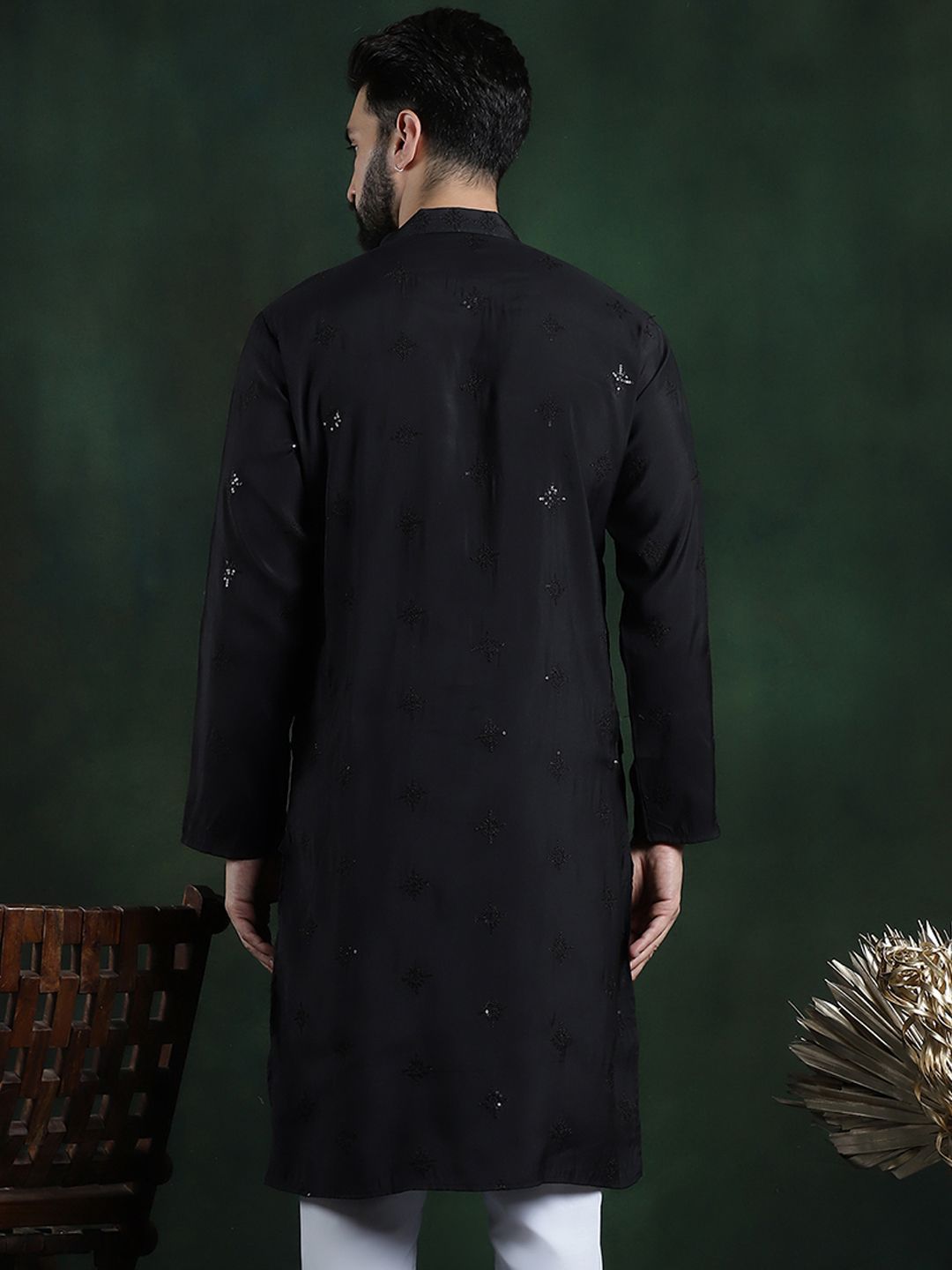 SOJANYA Ethnic Motifs Embroidered Mandarin Collar Sequinned Straight Kurta