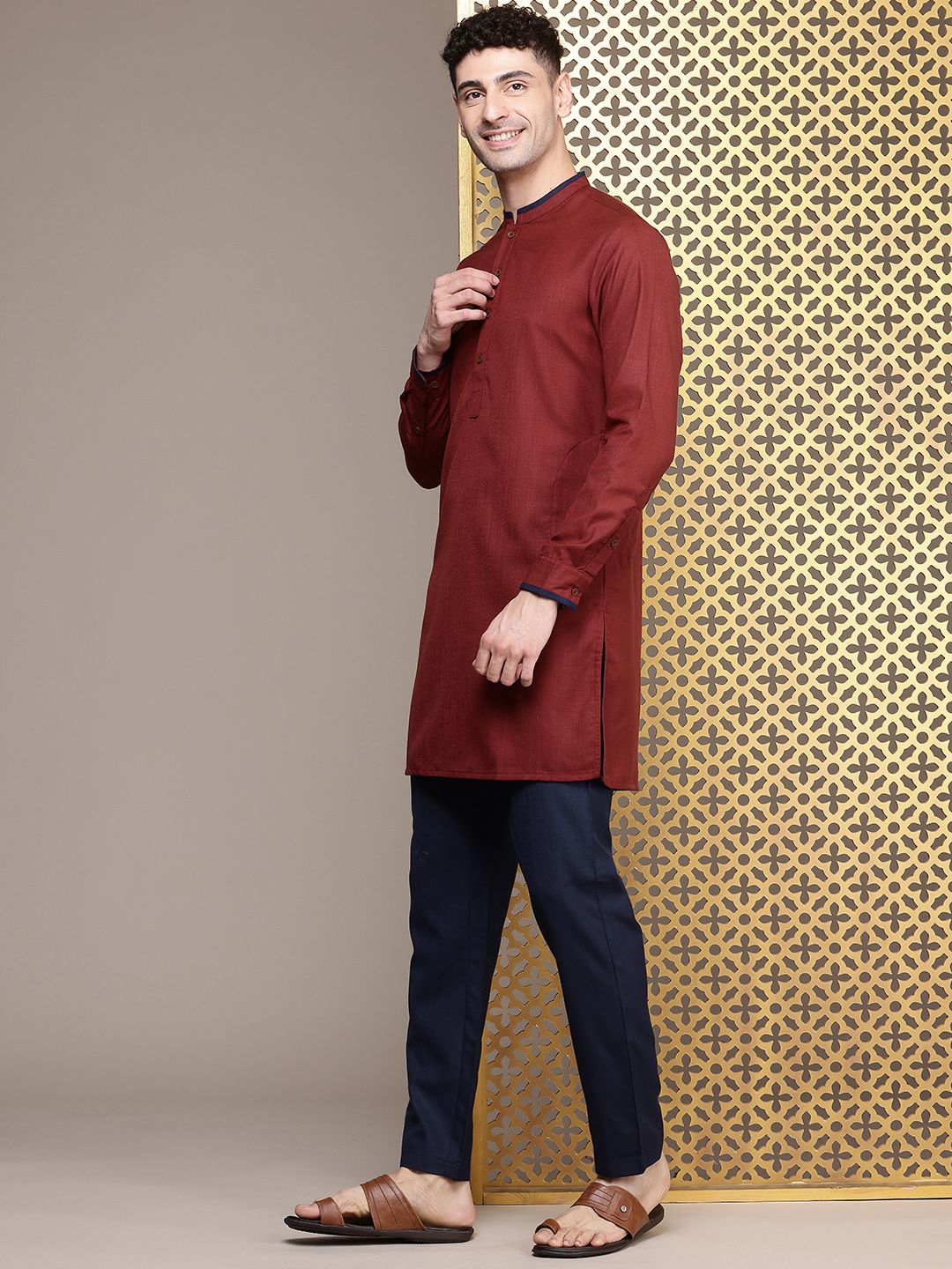 House of Pataudi Mandarin Collar Jashn Kurta with Trousers