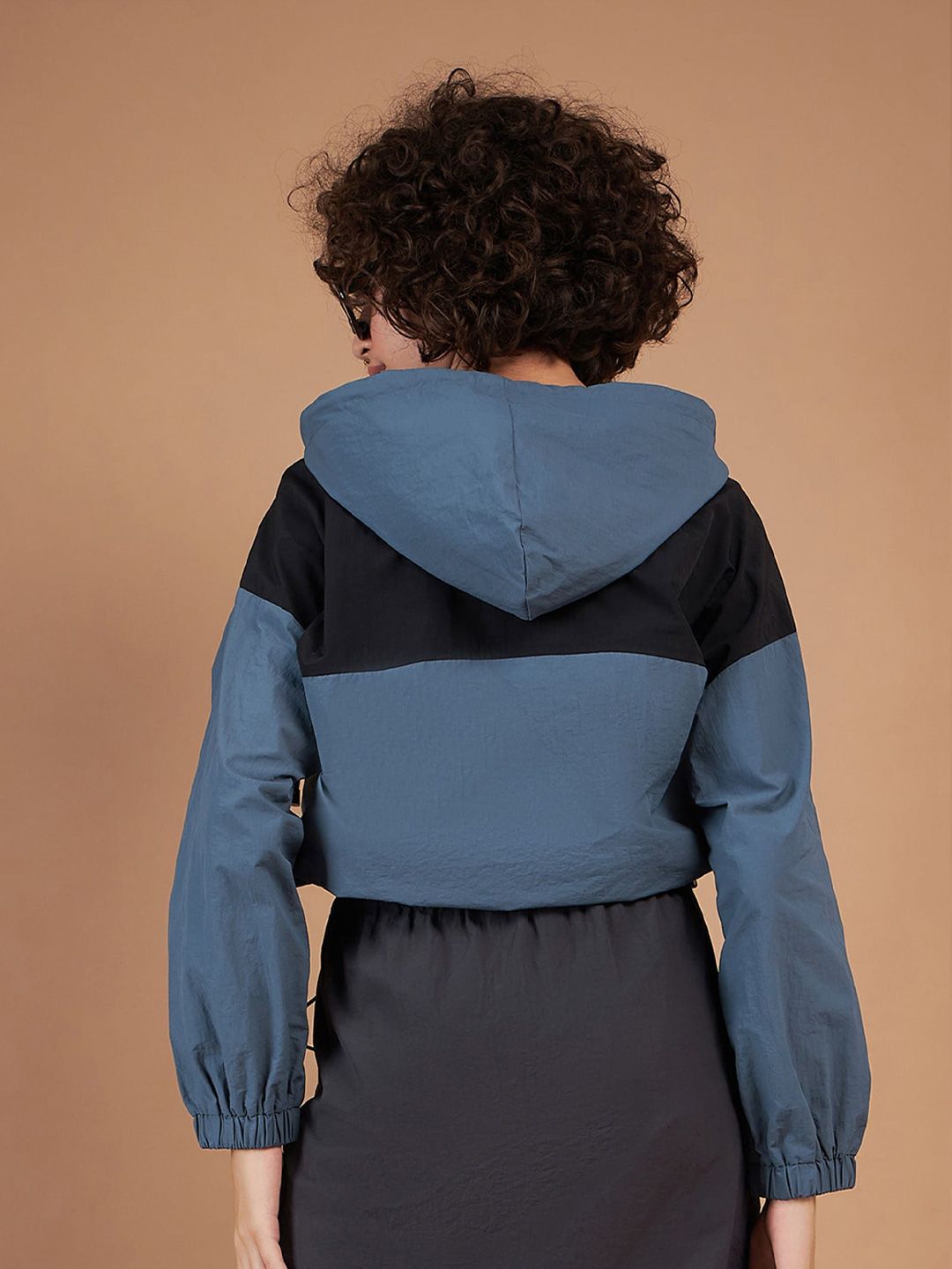 SASSAFRAS Colourblocked Crop Parachute Sweatshirt