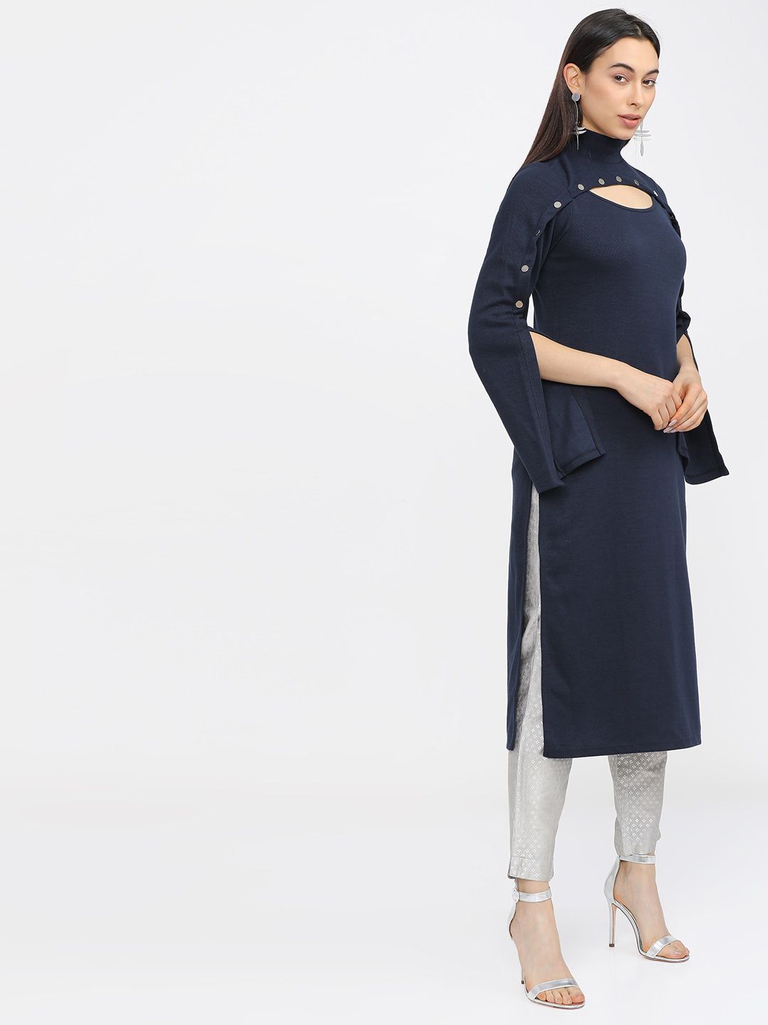 Vishudh Women Navy Blue Flared Sleeves Thread Work Kurta