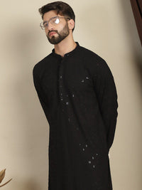 Anouk Kolar Mandarin Sulam Geometrik Kurta Lurus Kapas Labuci dengan Churidar