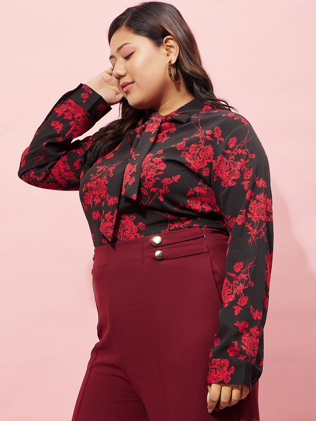 Berrylush Curve Plus Size Black Floral Printed Tie-Up Neck Top