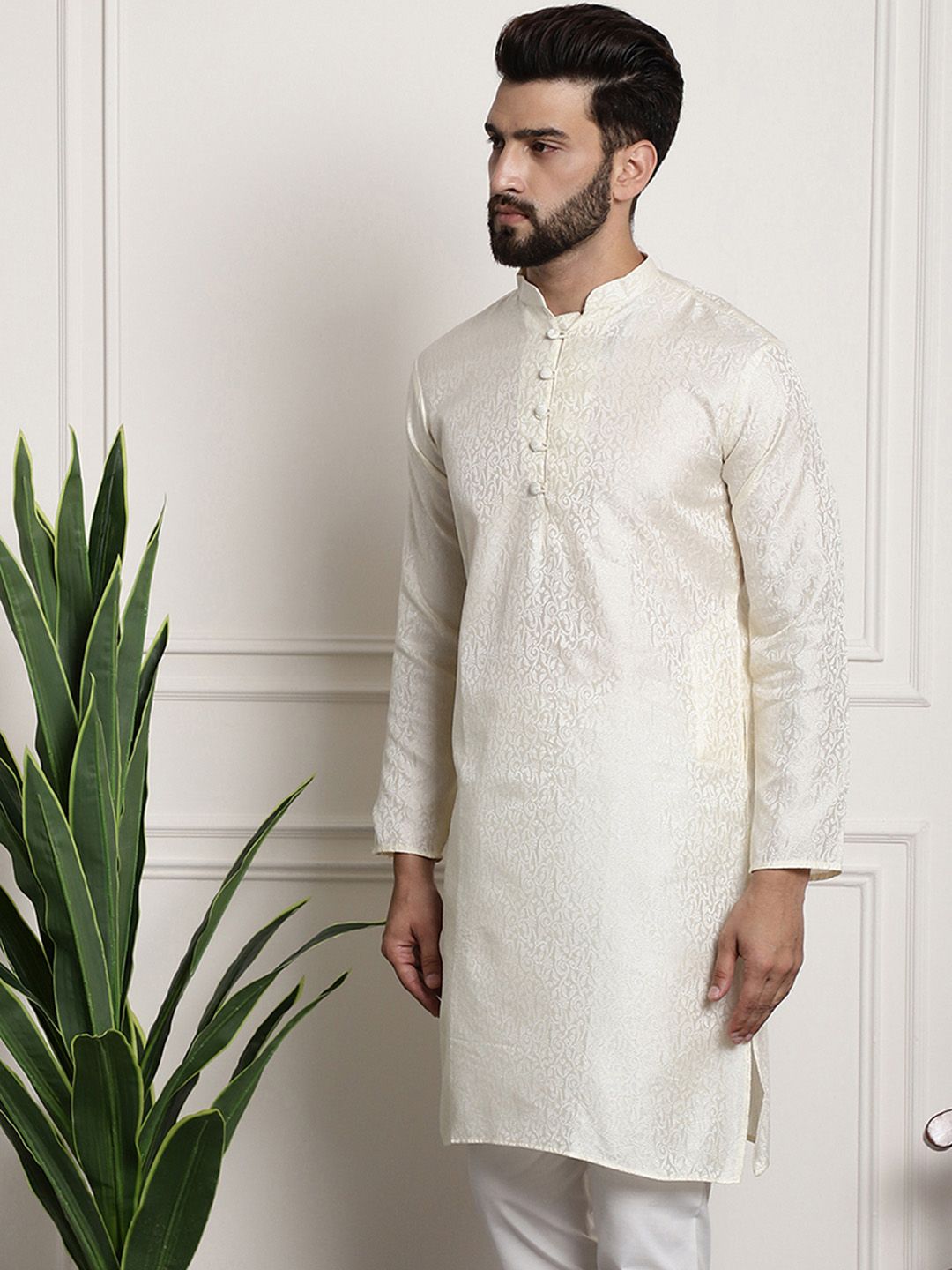 SOJANYA Ethnic Motifs Woven Design Mandarin Collar Long Sleeves Straight Kurta