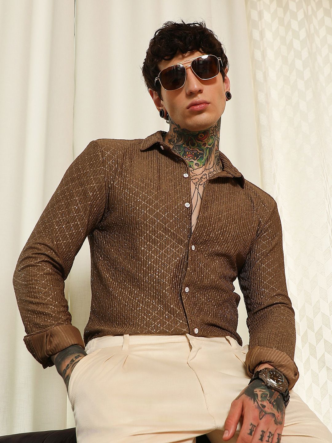 Campus Sutra Comfort Slim Fit Diamond Pattern Spread Collar Casual Shirt